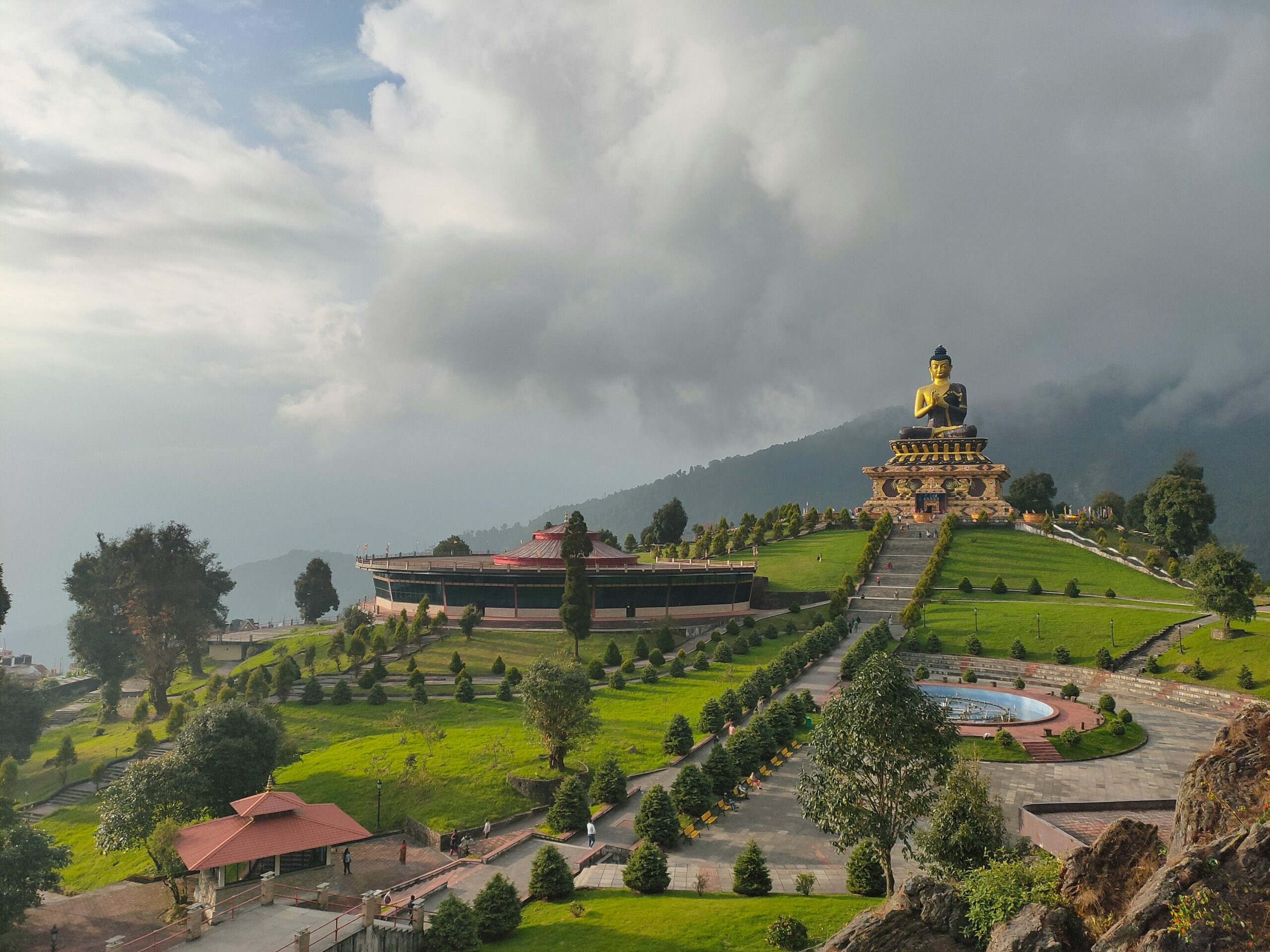 Sikkim tour package Gangtok sightseeing Kanchenjunga view tour Yumthang Valley trip Pelling attractions